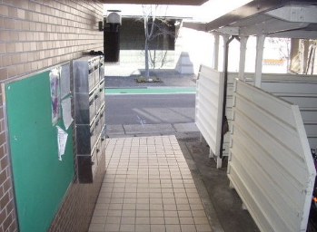 17/25 エントランス