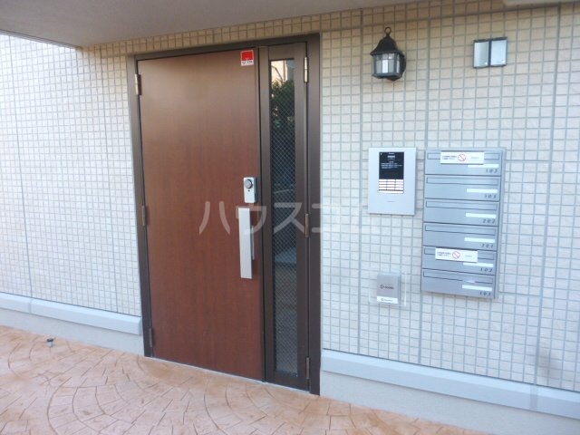 17/23 エントランス