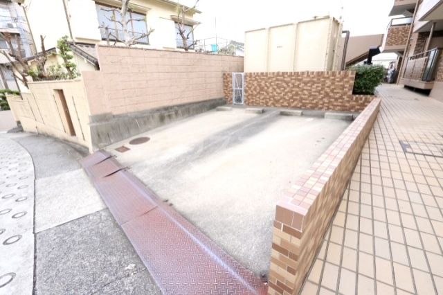 15/20 駐車場