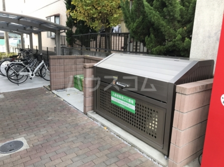 24/30 エントランス