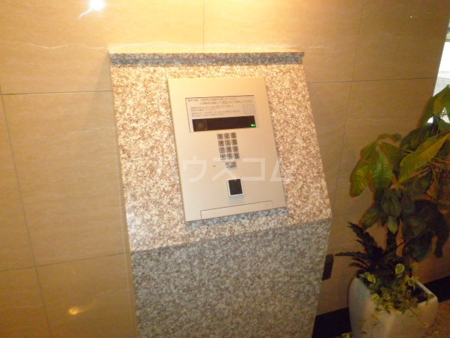 21/29 エントランス