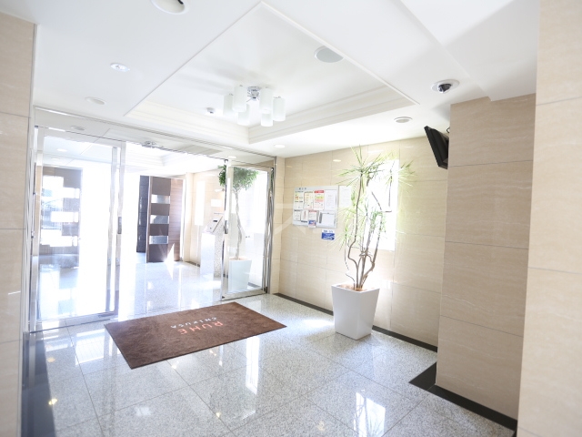 21/28 エントランス