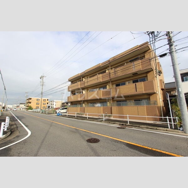 14/17 エントランス