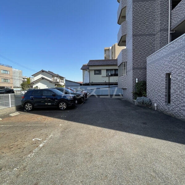 16/25 駐車場