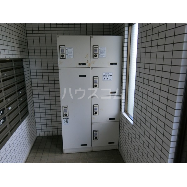 19/30 エントランス