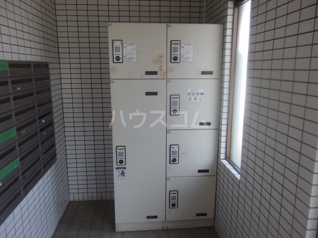 23/30 エントランス