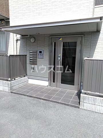 28/30 エントランス