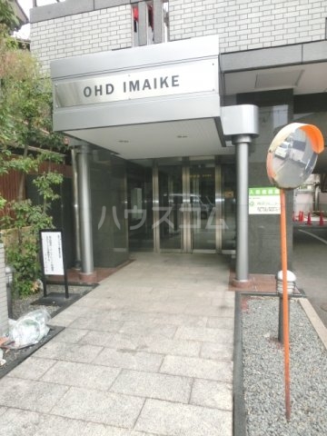 22/27 エントランス