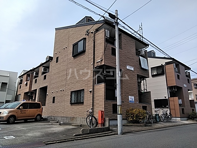 15/23 エントランス