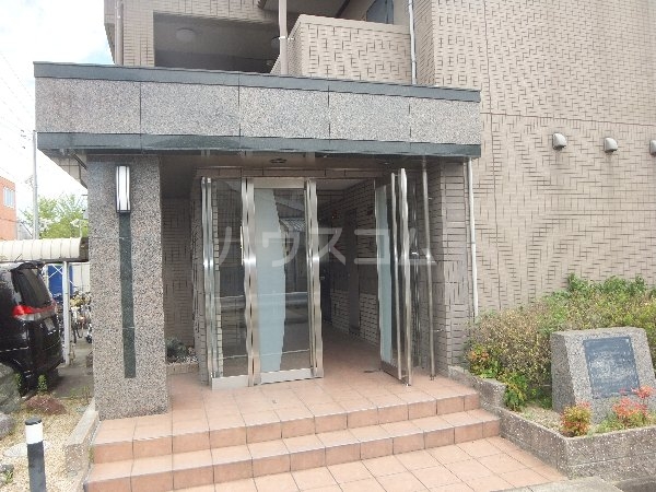 19/28 エントランス