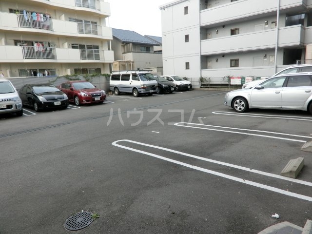 18/26 駐車場
