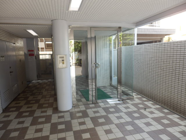 17/27 エントランス