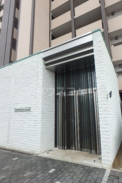 22/30 エントランス