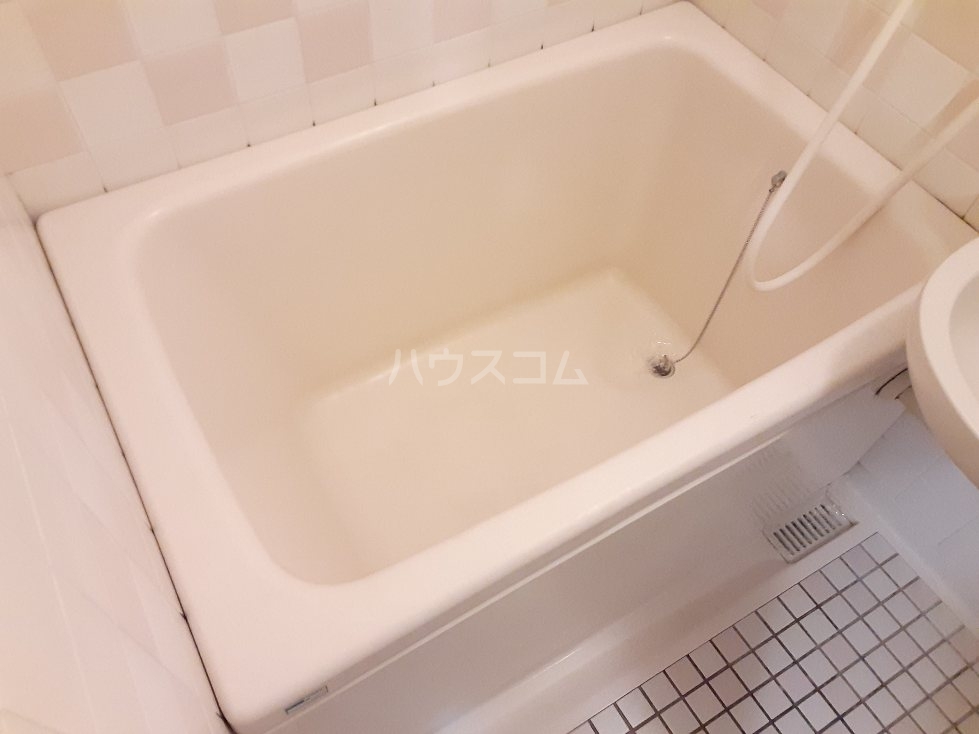 13/27 浴室