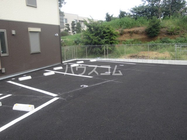 23/30 駐車場