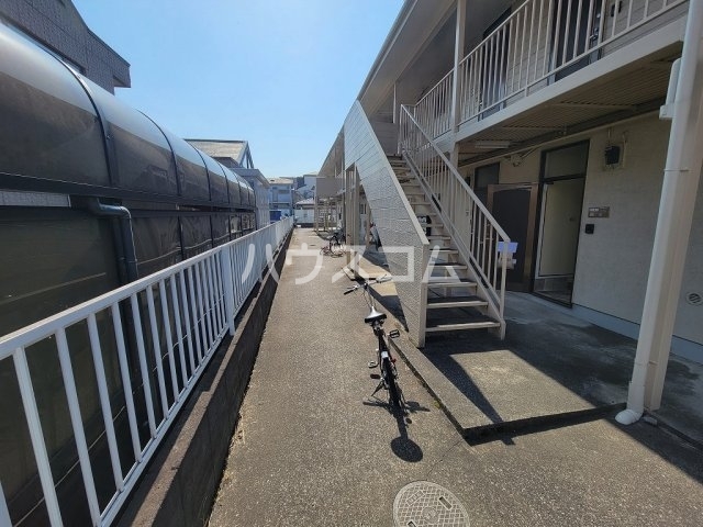 22/30 エントランス