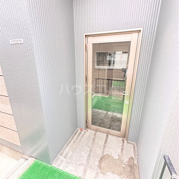 16/19 エントランス