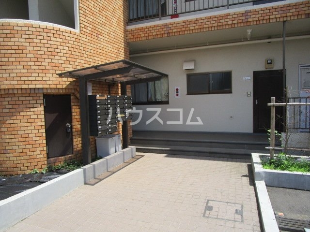 26/30 エントランス