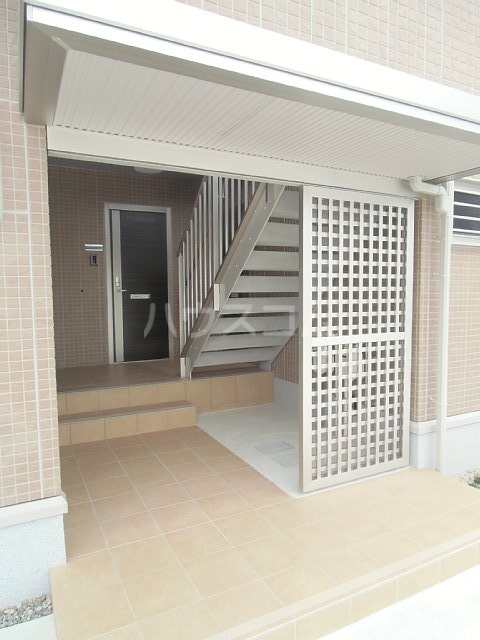 14/18 エントランス