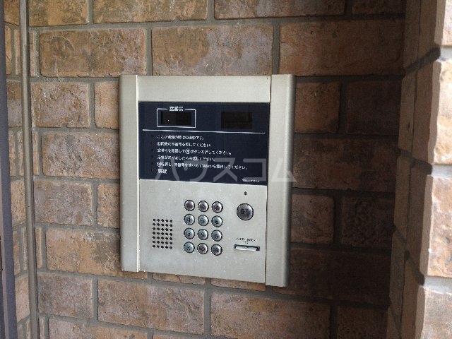 16/26 エントランス