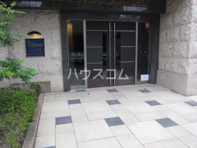 20/28 エントランス