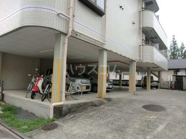 22/30 駐車場