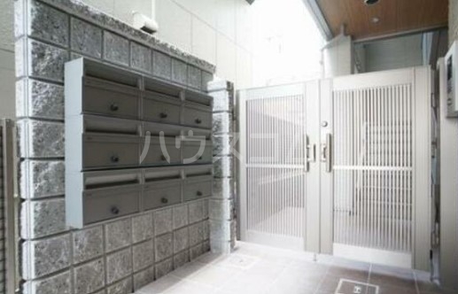 2/3 エントランス