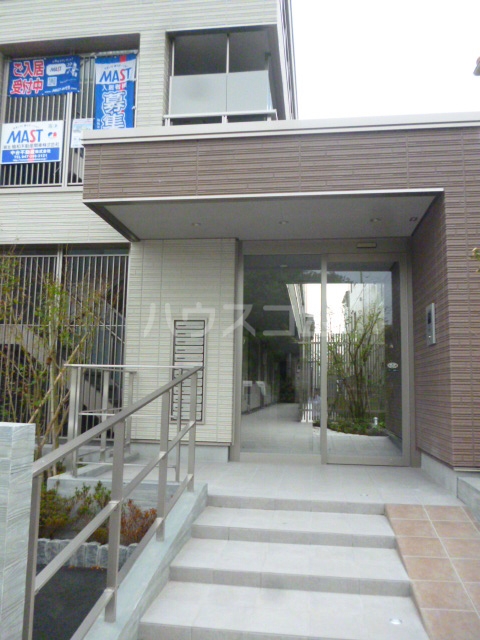 16/26 エントランス