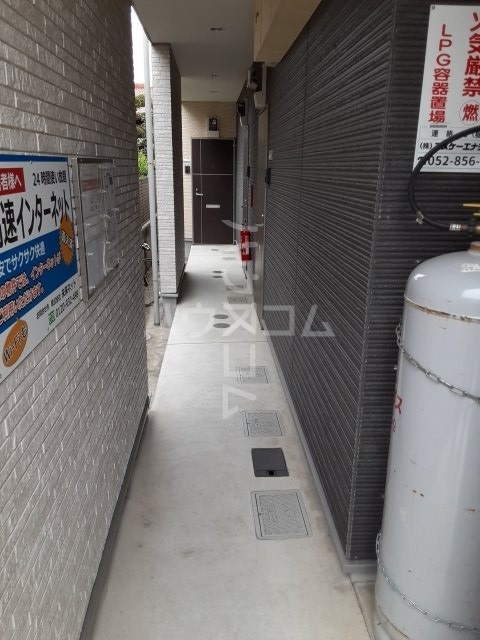 21/28 エントランス