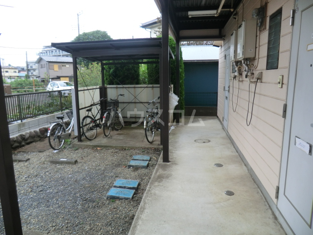 24/30 エントランス