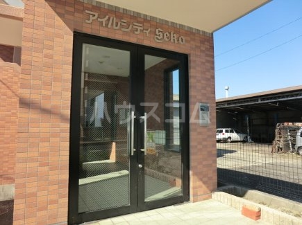 22/23 エントランス