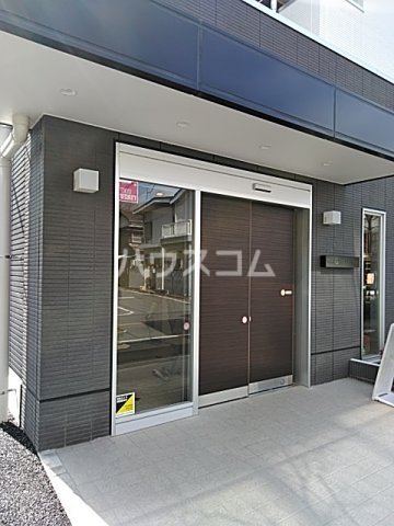 26/30 エントランス