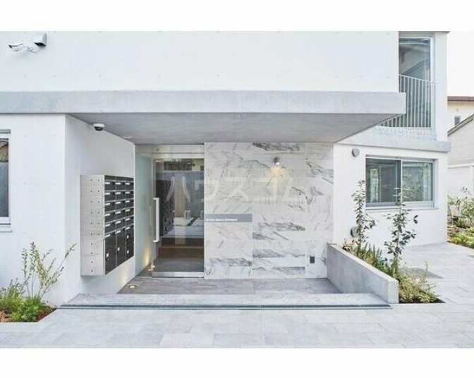 15/25 エントランス