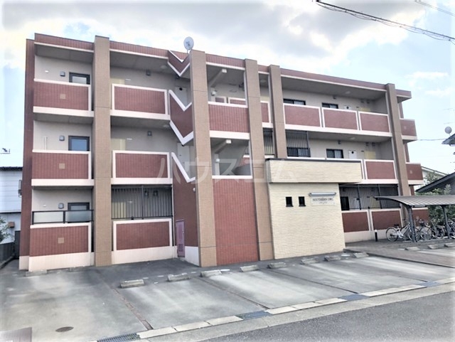 15/22 駐車場