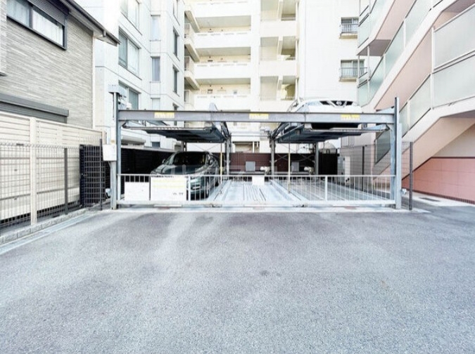 16/17 駐車場