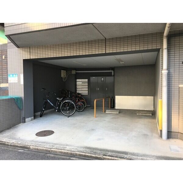 16/21 駐車場
