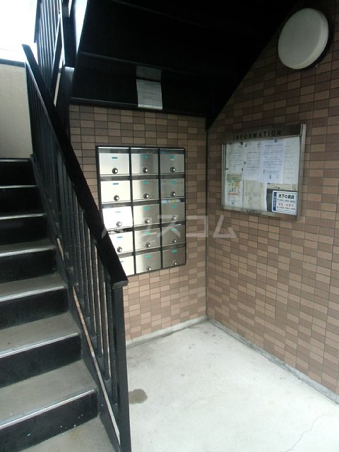 22/29 エントランス