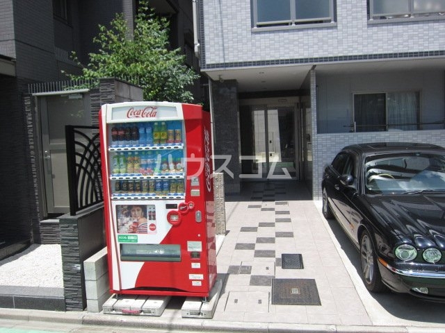 21/30 エントランス