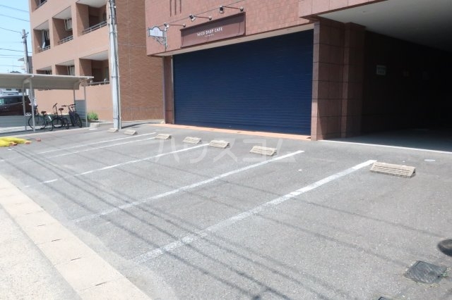 26/30 駐車場