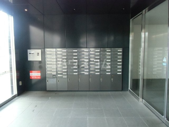 22/30 エントランス