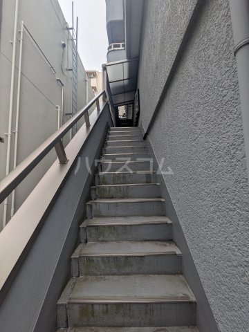 22/30 エントランス