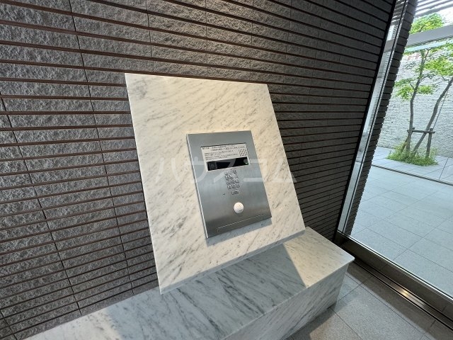 28/30 エントランス