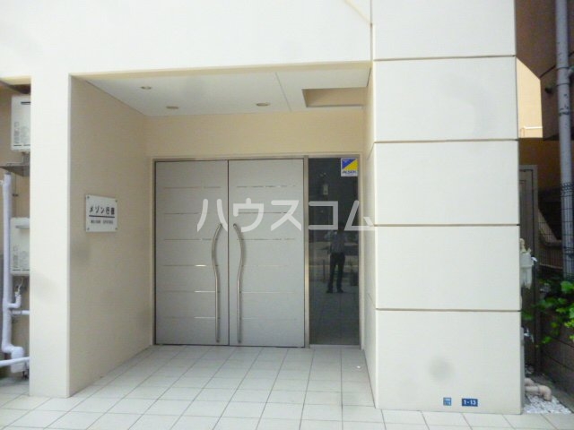 21/30 エントランス