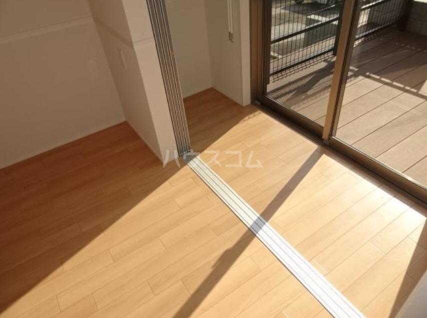 18/28 バルコニー