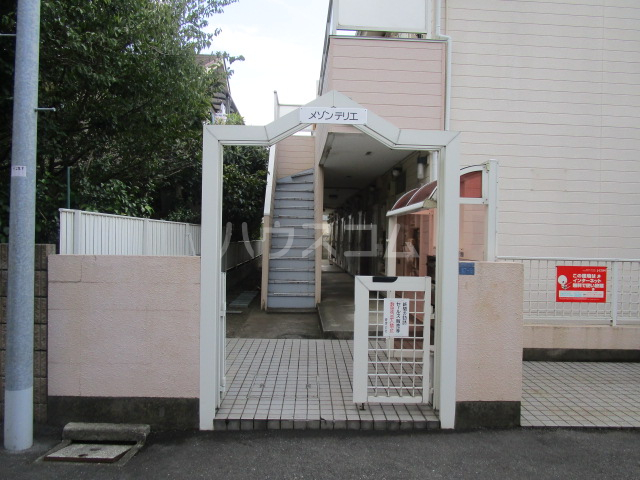 22/30 エントランス