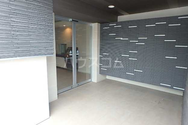 21/28 エントランス