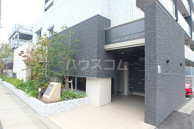 22/28 エントランス