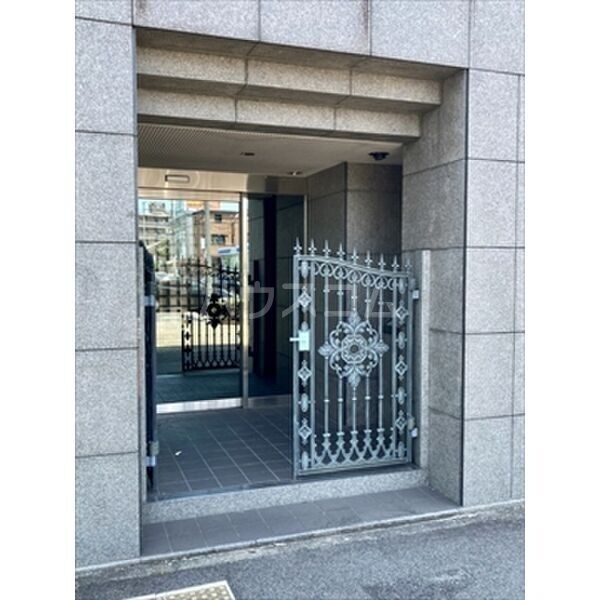 20/22 エントランス