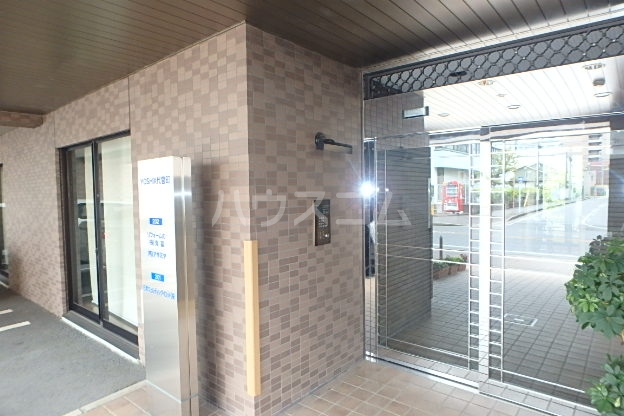 21/30 エントランス