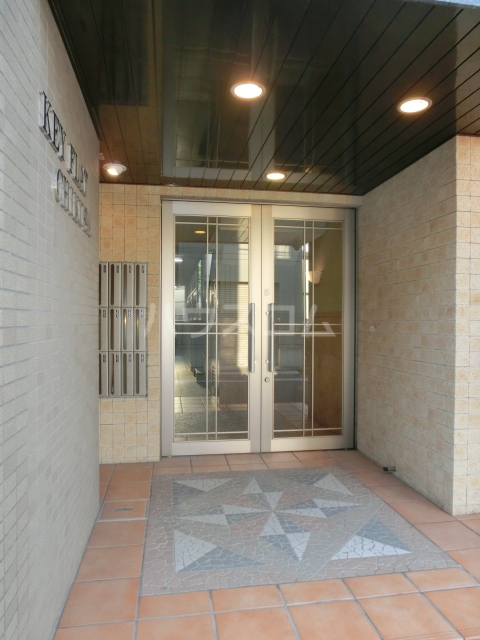 24/29 エントランス